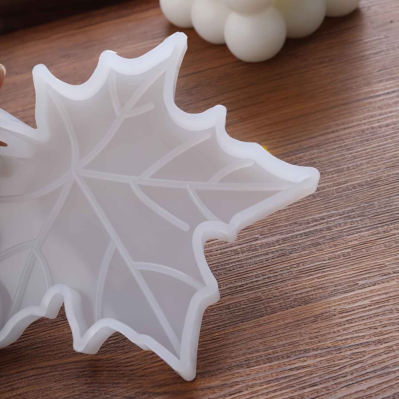1PC Maple Leaf shaped Silicone - Candle Supplies Storage ulasan dan harga